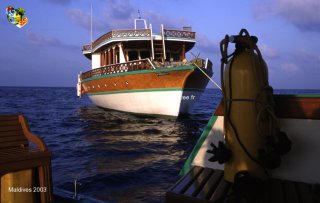 web-maldives-2003-ext-0128n