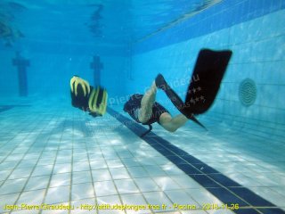 Piscine lundi 26 novembre 2018 21:02:16 