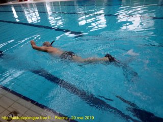Piscine lundi 20 mai 2019 19:33:19 