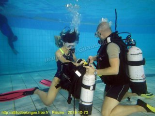 Piscine lundi 7 octobre 2019 21:09:57 