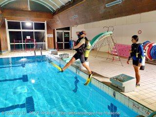 Piscine lundi 12 décembre 2022 20:22:02 
