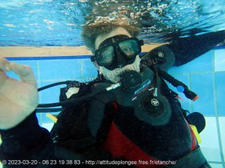Piscine lundi 20 mars 2023 20:40:25 